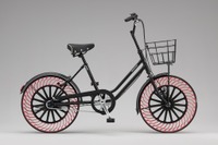 ブリヂストン、空気充填不要の次世代自転車用タイヤを開発 画像