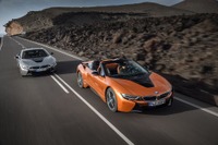 BMWジャパン、PHEVスポーツ i8 改良新型を発売…オープンモデルも追加設定 画像
