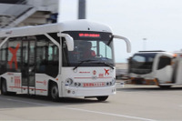 ZMP、小型EVバスを日本初公開　セントレア制限区域を自動走行［動画］ 画像