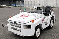 空港トーイングトラクターの遠隔自動運転…中部国際空港で実証へ 画像