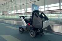 羽田空港第3ターミナルでWHILL「パーソナルモビリティ」による自動運転サービス開始 画像