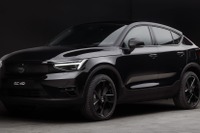 ボルボの電動SUVに精悍な「ブラック・エディション」を設定、車名一新の『EX40』と『EC40』に…欧州市場 画像
