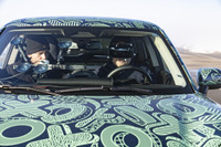 MINI、車窓の景色を鮮やかな仮想の世界に…新体験「MINI Mixed Reality」発表 画像