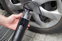 クルマもバイクも自転車も、アウトドアにも活躍するコンパクトな電動エアーポンプ「AirCore」発売 画像