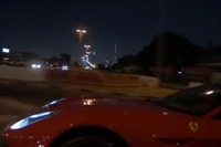 フェラーリ F12 ベルリネッタ、公道レースの末に事故…中東ドバイ［動画］ 画像