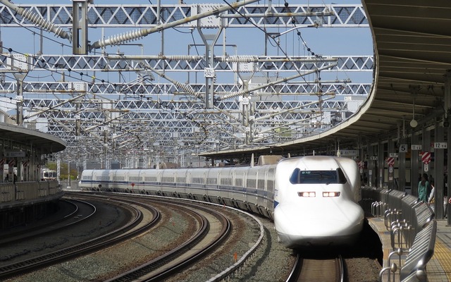 訪日客向けのフリー切符「ジャパン・レール・パス」は、原則としてJR全線の列車を利用できる。写真は東海道新幹線。