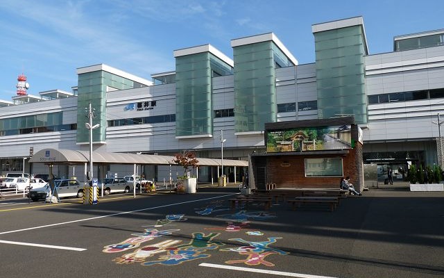 JR西日本は2018年夏に福井県内の北陸本線19駅にICOCAを導入する。写真は福井駅。