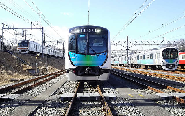 有料座席指定列車「S-TRAIN」を担う西武40000系