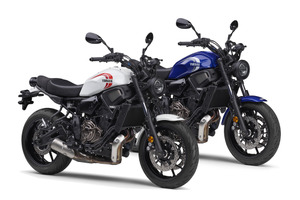 ヤマハのネオレトロ『XSR700』に新色登場! 往年のマシン彷彿させる「ホワイト」とシリーズ初の「ブルー」採用 画像