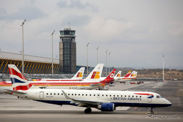 マドリード空港。イベリア航空機は塗装を変更中。　(c) Getty Images