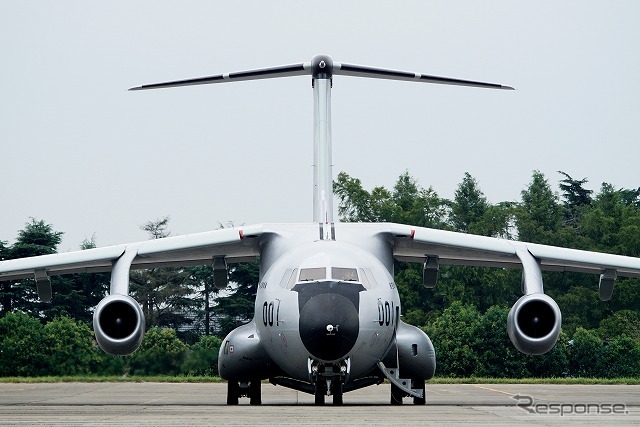 C-1の初号機で、現在はテスト用として使われているC-1 FTBも岐阜基地から飛来。