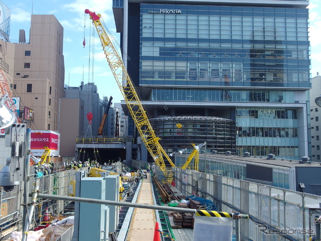 銀座線渋谷駅工事（11月5日、報道見学会）。右前方はヒカリエ。