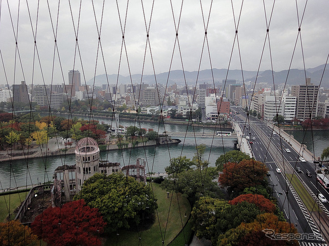 屋上展望台から見えた相生橋、広電、原爆ドーム、太田川、元安川