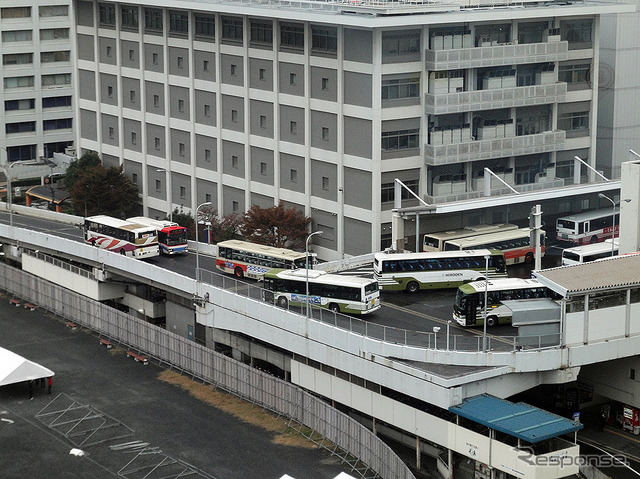 おりづるタワー12・13階から見えた広島バスセンター