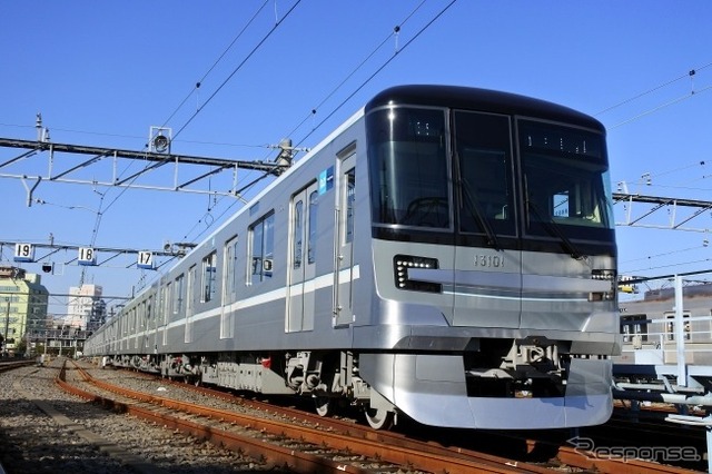 東京メトロ日比谷線13000系