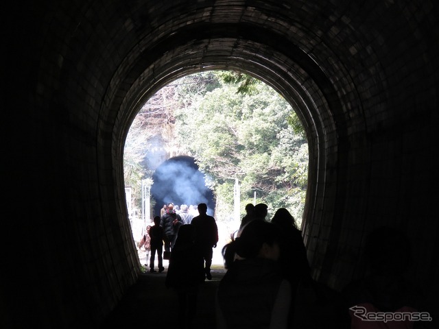 五新線（阪本線）に残るトンネル。老朽化のため2014年に閉鎖された（写真は「サミット」翌日の一般開放イベントで撮影）。