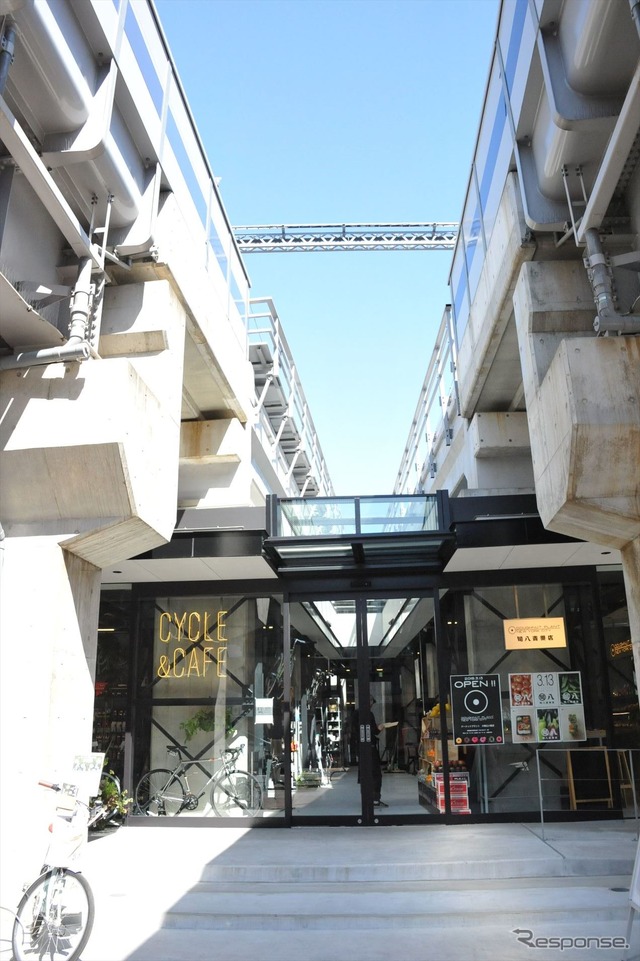 五反田駅周辺の新たなシンボルなった東急池上線高架下