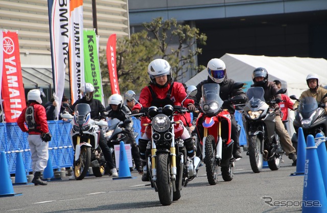 2017年の大阪モーターサイクルショー会場　2018年はさらに広くなる