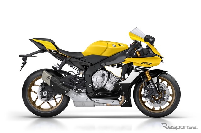 ケニー・ロバーツが乗るYZF-R1 60th Anniversary。