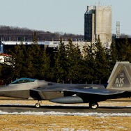 基地の周辺自治体には「最大26機のF-22とF-16が来る」と通告されていた。