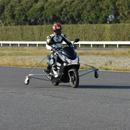 コンチネンタル・オートモーティブの旭テストセンター（千葉県旭市）にて二輪用ABSを体験。