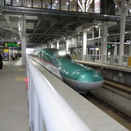 北海道新幹線の新青森～新函館北斗間は今年3月に開業1周年を迎える。写真は北海道新幹線の新函館北斗駅。