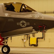 F-35Bは海兵隊向けの機体で、強襲揚陸艦での運用を前提としている。