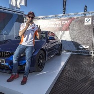 BMW Mアワードとして、ホンダからMotoGPのに参戦中のマルク・マルケス選手がM4 CSを獲得