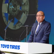 東洋ゴム清水社長（東京オートサロン2018）