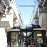 五反田駅周辺の新たなシンボルなった東急池上線高架下