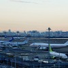 出発前日の羽田空港VIPスポット。日本の政府専用機と、ロシアの政府専用機が並ぶ。