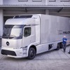 メルセデス、大型EVトラックの実地テスト…2017年内に引き渡しを計画