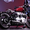 トライアンフモーターサイクルズジャパン、ボンネビル ボバー記者発表会にて。