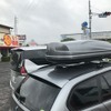 いつもクルマでいっぱいの駐車場。