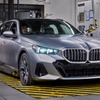 BMWの独ディンゴルフィン工場で生産が開始された 5シリーズ・ツーリング 新型