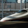 長野駅で発車を待つ長野新幹線『あさま』。北陸新幹線の金沢延伸開業後も引き続き『あさま』の名称で東京～長野間を結ぶ。
