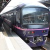 今年の『ニコニコ超会議号』はお座敷車「華」を使用。品川駅から関東の貨物線を巡りながら会場のある海浜幕張駅に向かった。