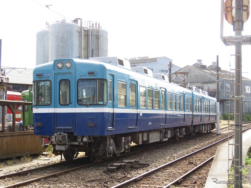 銚子電鉄の主力電車3000形。
