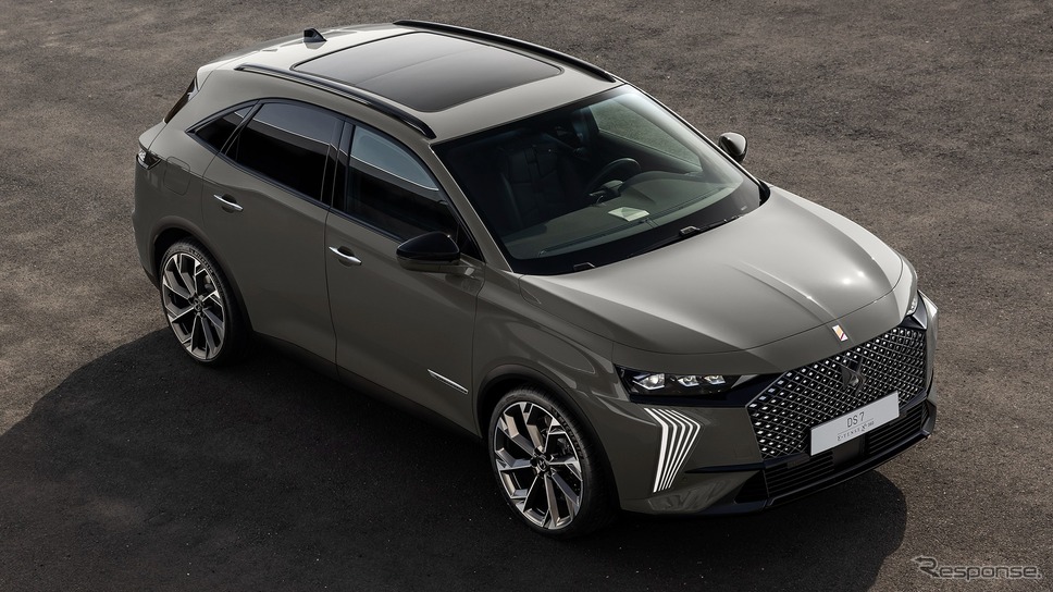 DS 7 改良新型の「E-TENSE 4x4 360」