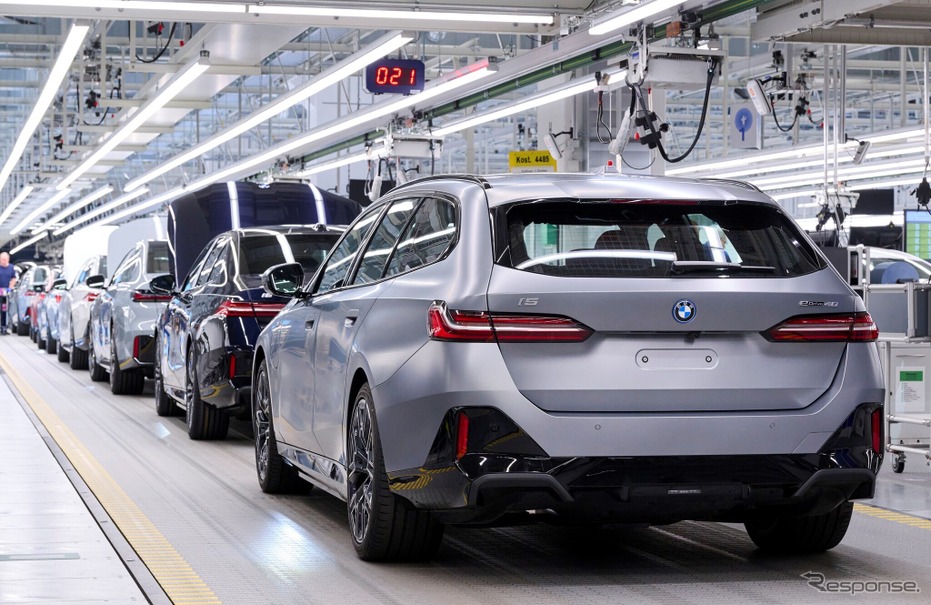 BMWの独ディンゴルフィン工場で生産が開始された 5シリーズ・ツーリング 新型