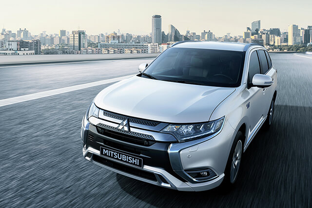 三菱 アウトランダーPHEV