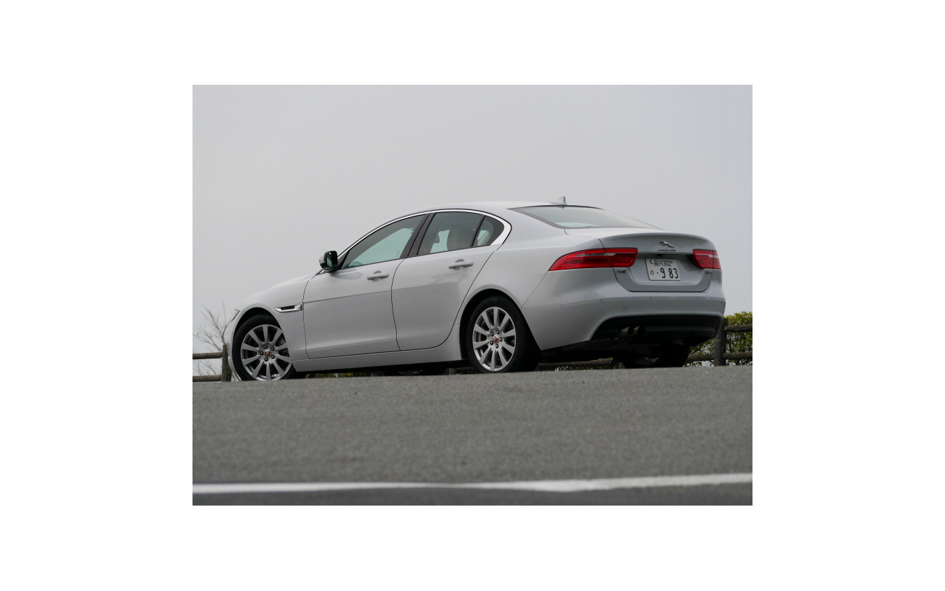 ジャガー Xe ディーゼル 試乗 欧州勢のディーゼルでは最良の音色 中村孝仁 レスポンス Response Jp ジャガー Xe ディーゼル 試乗 欧州勢のディーゼルでは最良の音色 中村孝仁 レスポンス Response Jp