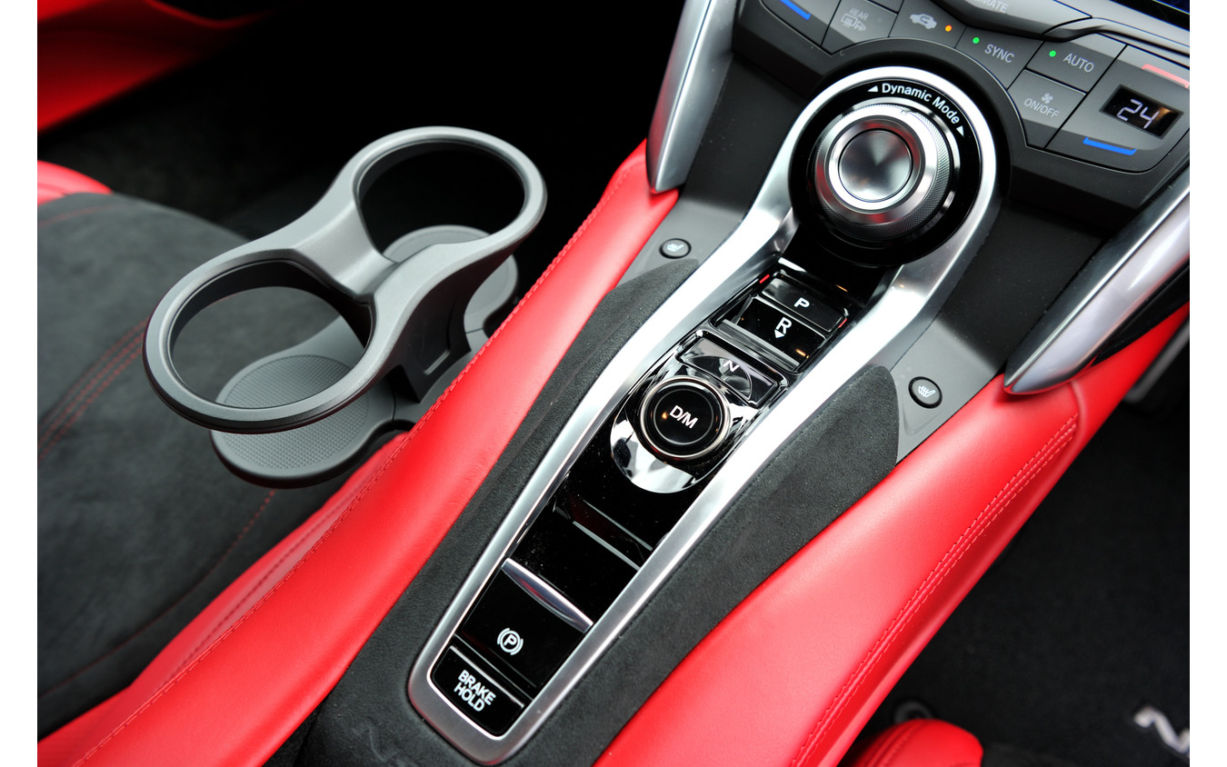 ホンダ Nsx 試乗 この高価なクルマを どうしたらここまで残念な感じにできるのか 岩貞るみこ レスポンス Response Jp ホンダ Nsx 試乗 この高価なクルマを どうしたらここまで残念な感じにできるのか 岩貞るみこ レスポンス Response Jp