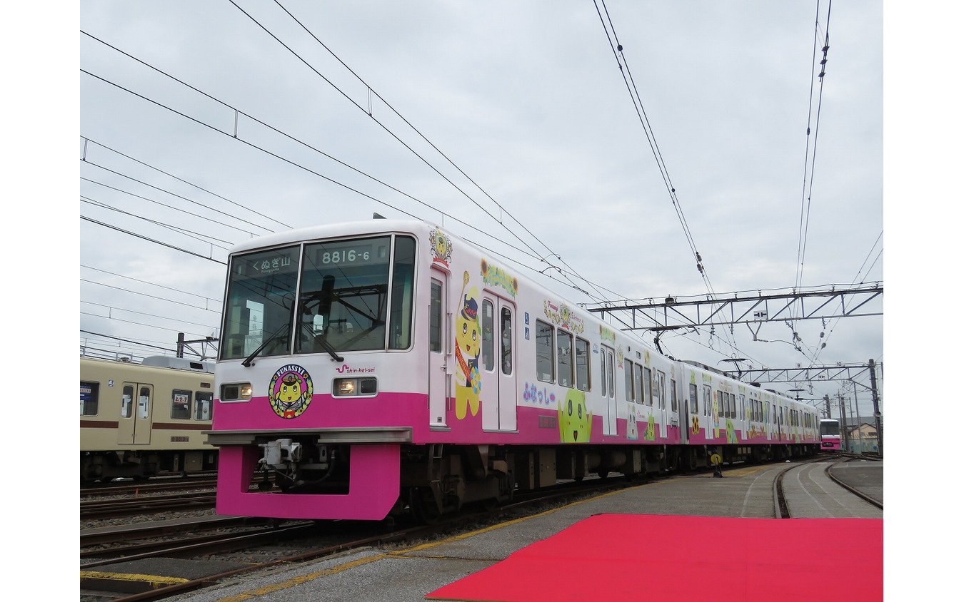 ラッピング列車だなっしー 新京成電鉄 ふなっしートレイン お披露目 レスポンス Response Jp