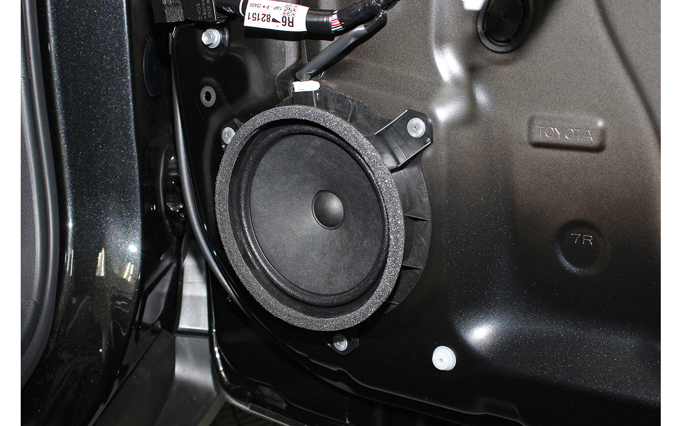 トヨタ C Hr に簡単装着可能 Focal スピーカーをテスト 聴き心地は レスポンス Response Jp トヨタ C Hr に簡単装着可能 Focal スピーカーをテスト 聴き心地は レスポンス Response Jp