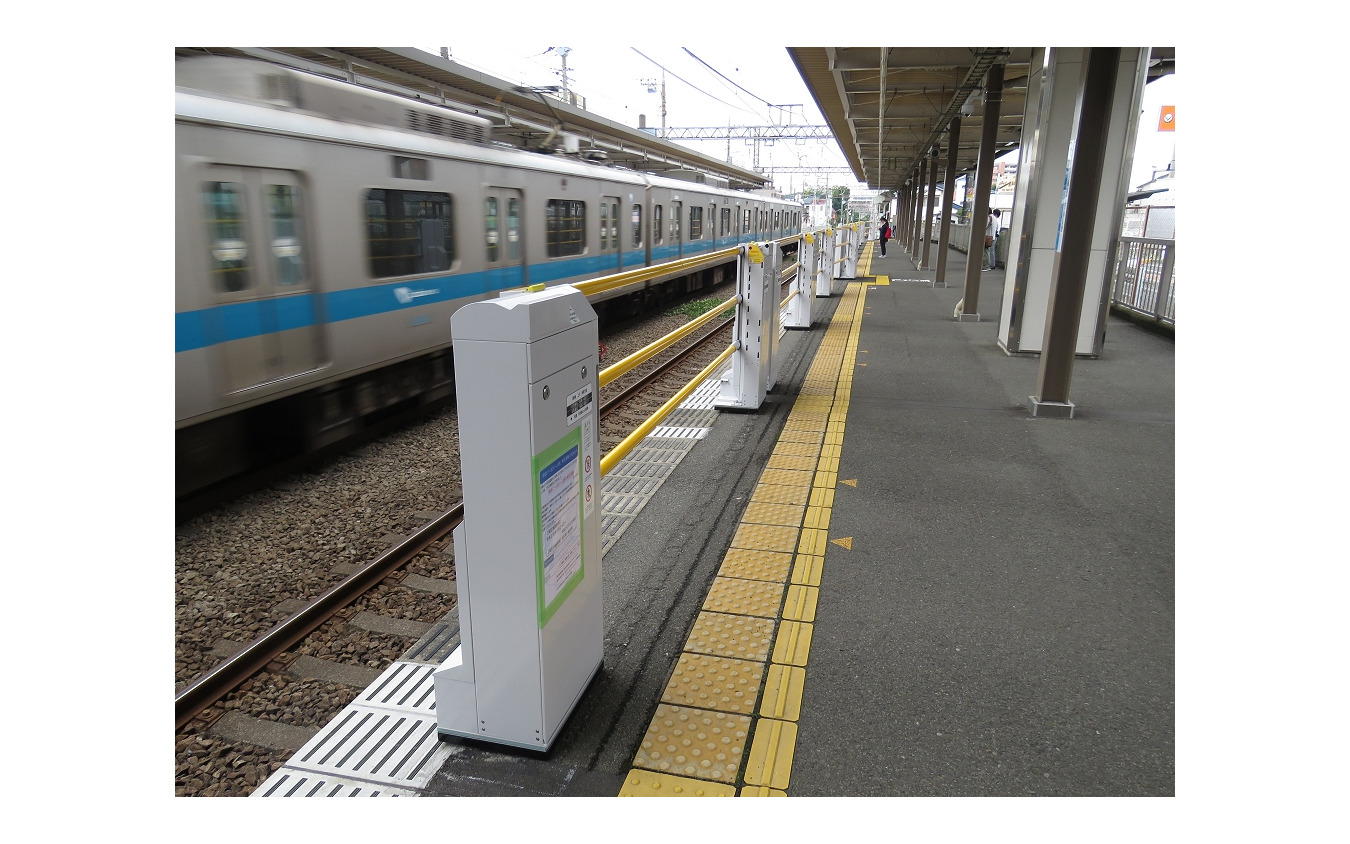 上下移動ホームドア 改良型 が登場 小田急線の駅で実証実験始まる レスポンス Response Jp
