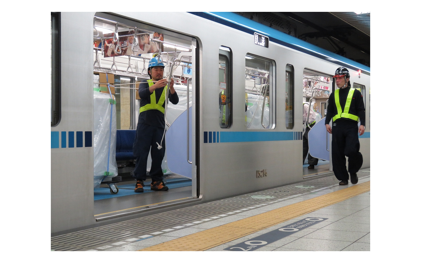 東西線 初 九段下駅に大開口ホームドア 東京メトロ 設置作業を公開 レスポンス Response Jp