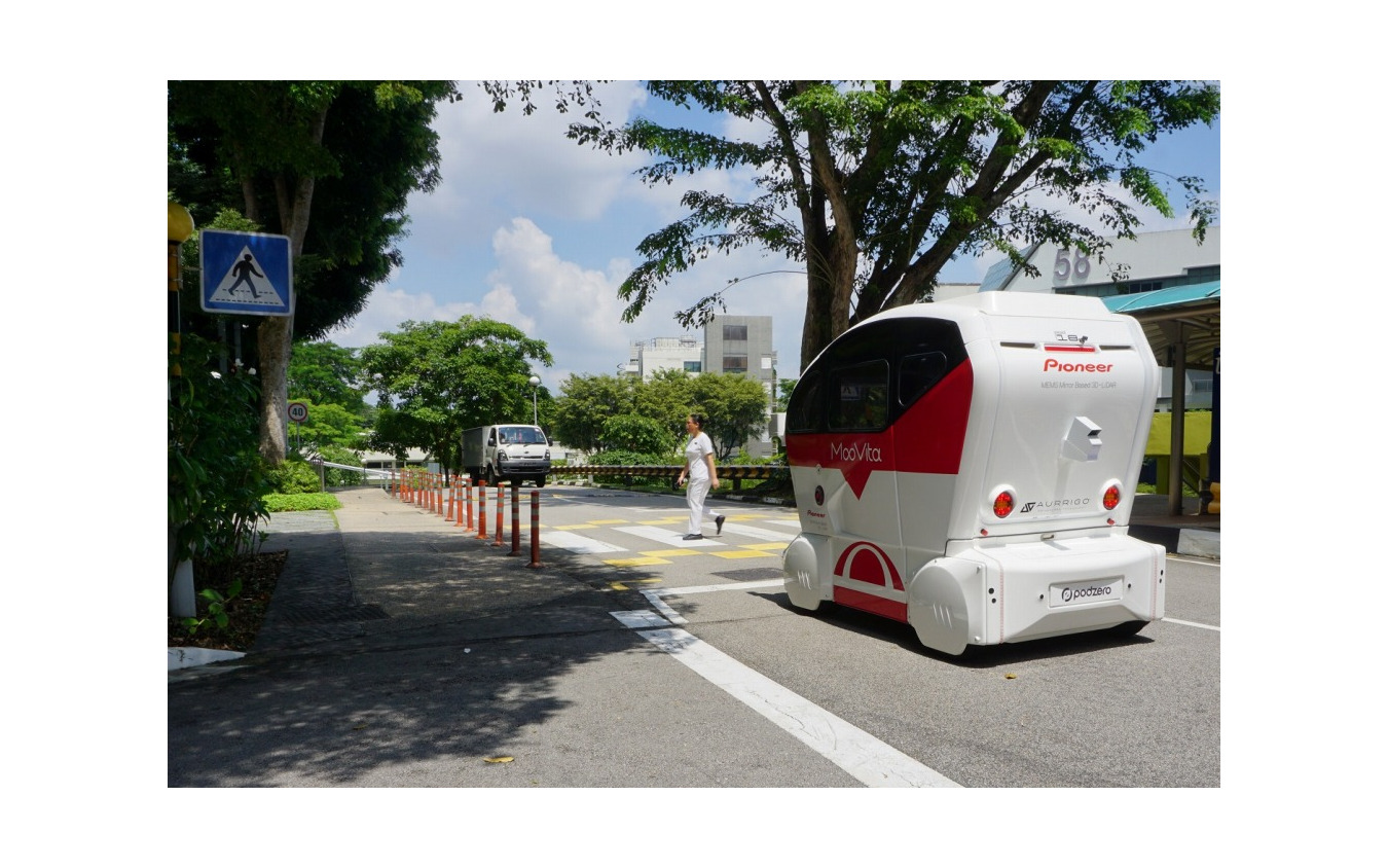 パイオニア製「3D－LiDARセンサー」が搭載された自動運転シャトルバス(Ngee Ann Polytechnic構内での自動運転実証実験)