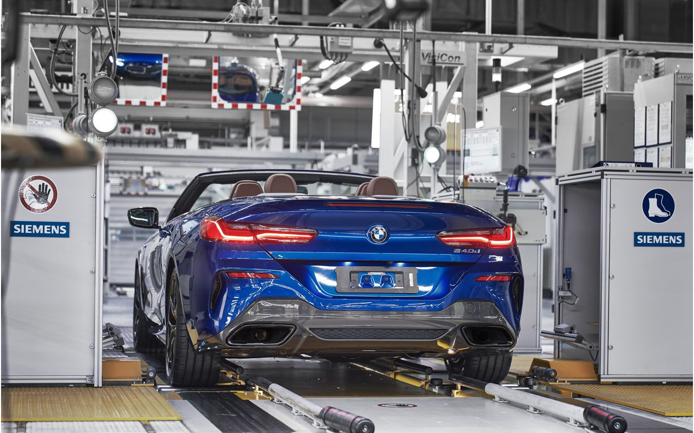 BMW 8シリーズ カブリオレ 新型の量産第一号車