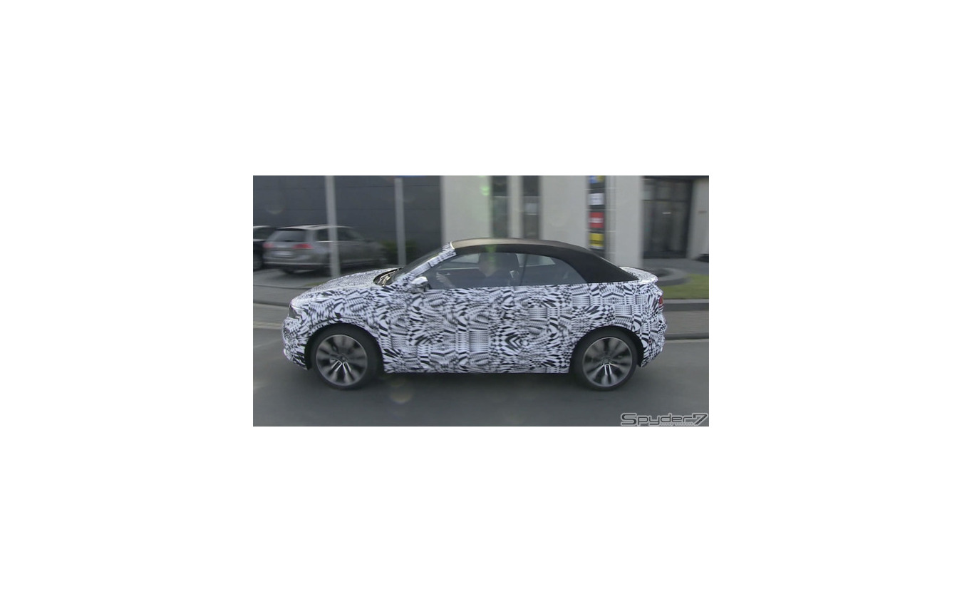【動画】実車が走った!VW初のSUVオープン、「T-Rocカブリオレ」
